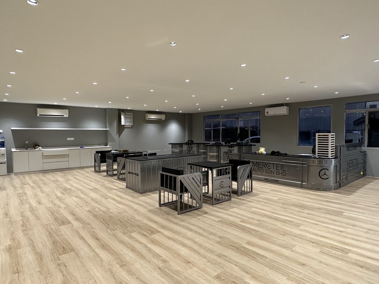 Mercteil Workshop automotive lounge and meeting area