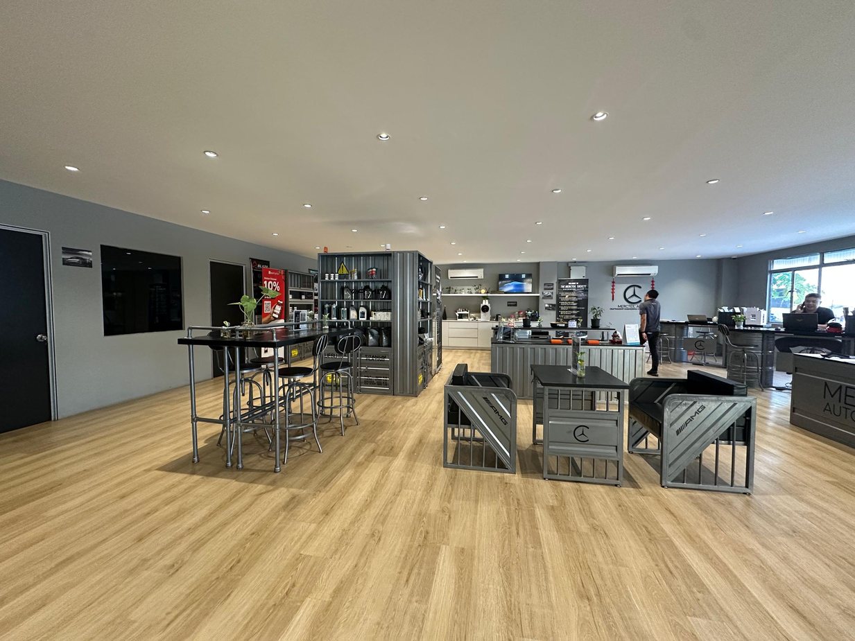 Mercteil Workshop automotive lounge interior